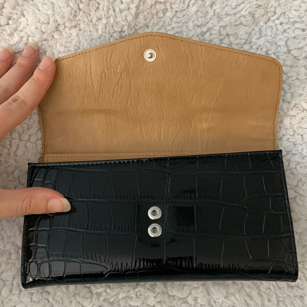 Guess Patent Snakeskin Wallet - Picture 7 of 17